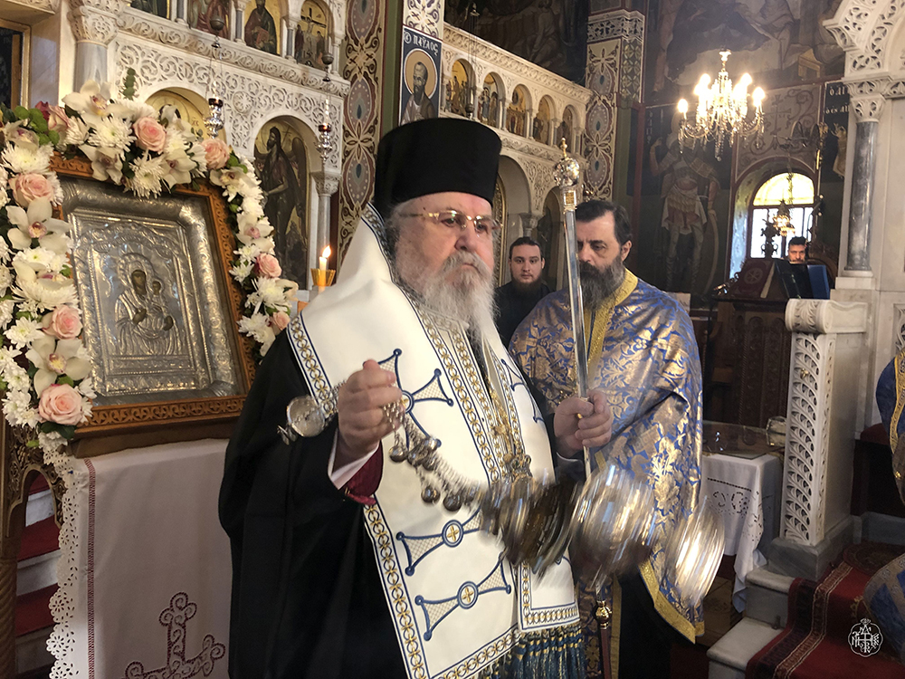 Η ΑΚΟΛΟΥΘΙΑ ΤΩΝ Δ΄ΧΑΙΡΕΤΣΙΜΩΝ ΣΤΟΝ ΙΕΡΟ ΝΑΟ ΑΓΙΩΝ ΑΠΟΣΤΟΛΩΝ ΠΕΤΡΟΥ ΚΑΙ ΠΑΥΛΟΥ ΥΜΗΤΤΟΥ