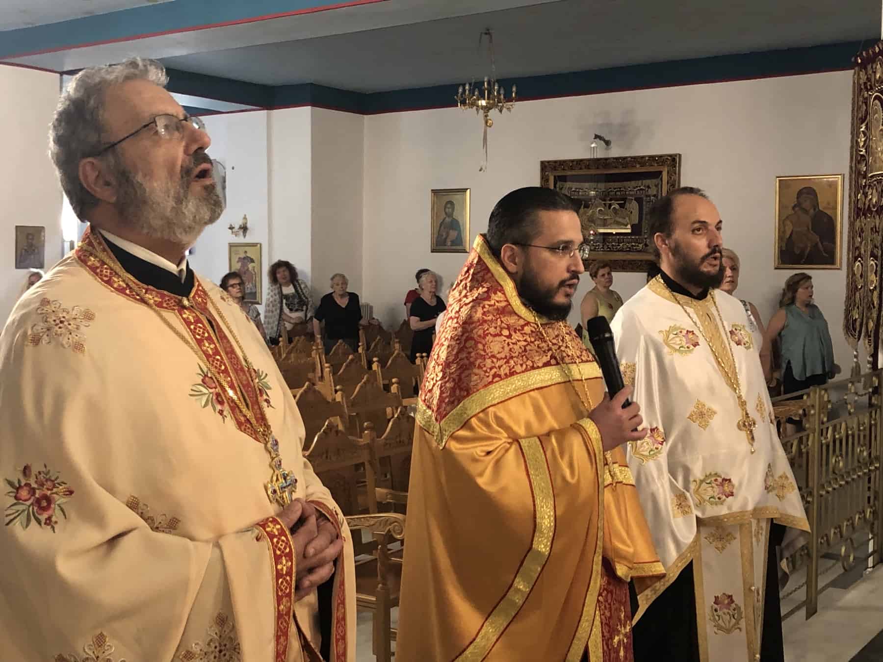 Ο ΜΕΘΕΟΡΤΟΣ ΕΣΠΕΡΙΝΟΣ ΚΑΙ Η ΛΙΤΑΝΕΥΣΗ ΤΗΣ ΙΕΡΑΣ ΕΙΚΟΝΟΣ ΣΤΟΝ ΠΑΝΗΓΥΡΙΖΟΝΤΑ ΙΕΡΟ ΝΑΟ ΑΓΙΟΥ ΠΑΥΛΟΥ ΚΑΡΕΑ